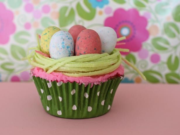 Spring birds nest cupcake