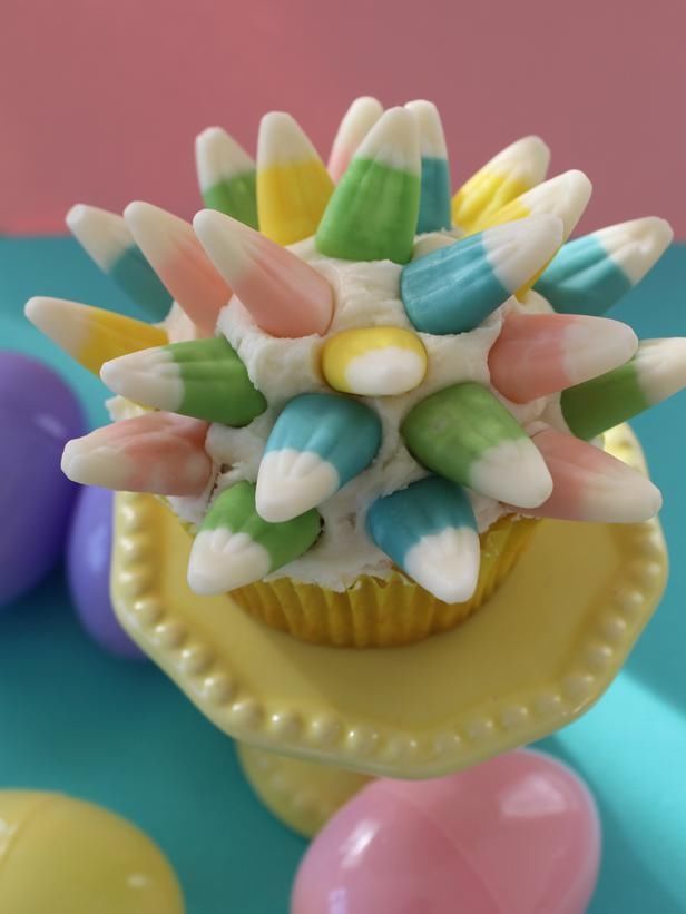 Candy corn flower cupcake