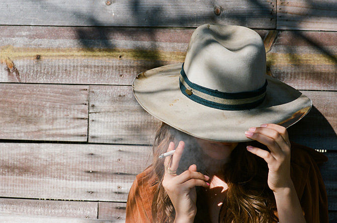 Cigarette girl
