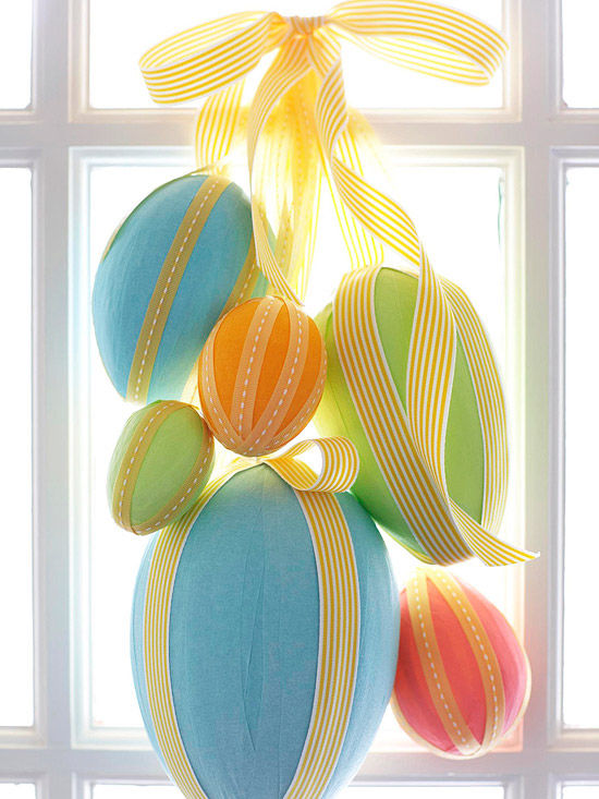 Hanging easter egg decoration