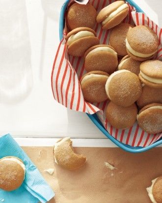 Key lime whoopie pies