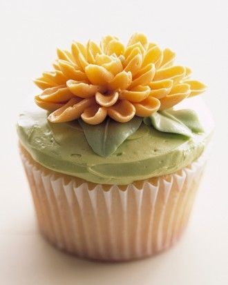 Chrysanthemum Cupcakes