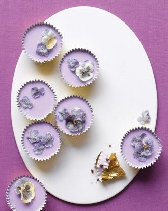 Spring cupcakes with sugared flowers Spring cupcakes with sugared flowers