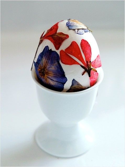 Pressed flower easter egg