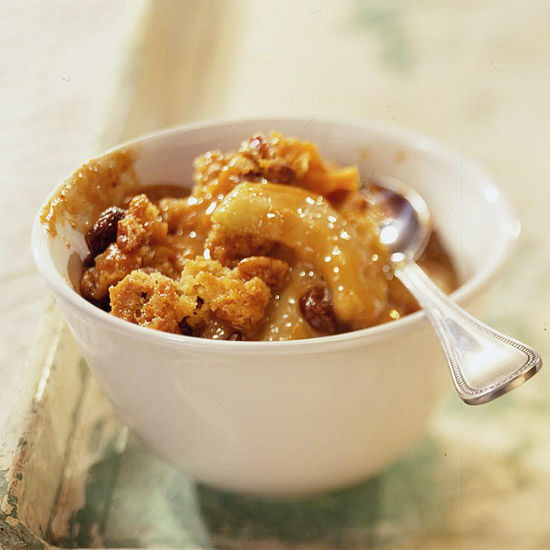 Caramel apple pudding cake