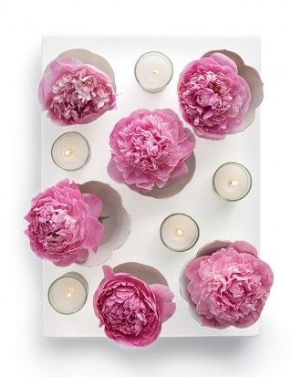Floating flowers platter centerpiece Floating flowers platter centerpiece