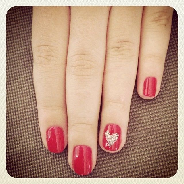 Golden heart nails Golden heart nails