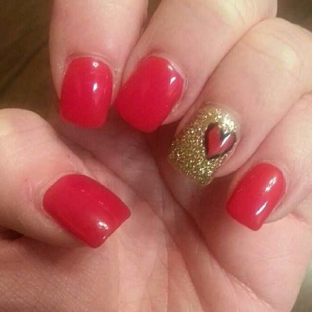 Golden glitter heart nails
