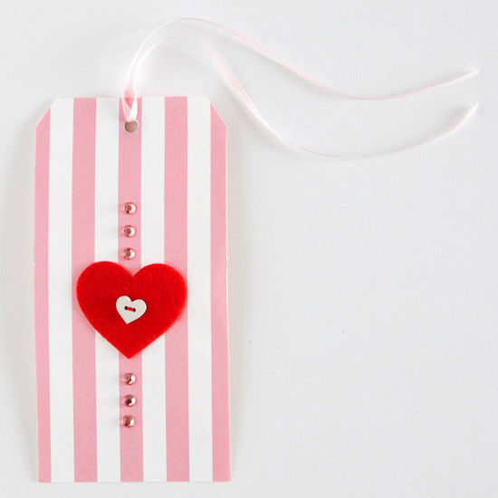 Button heart tag