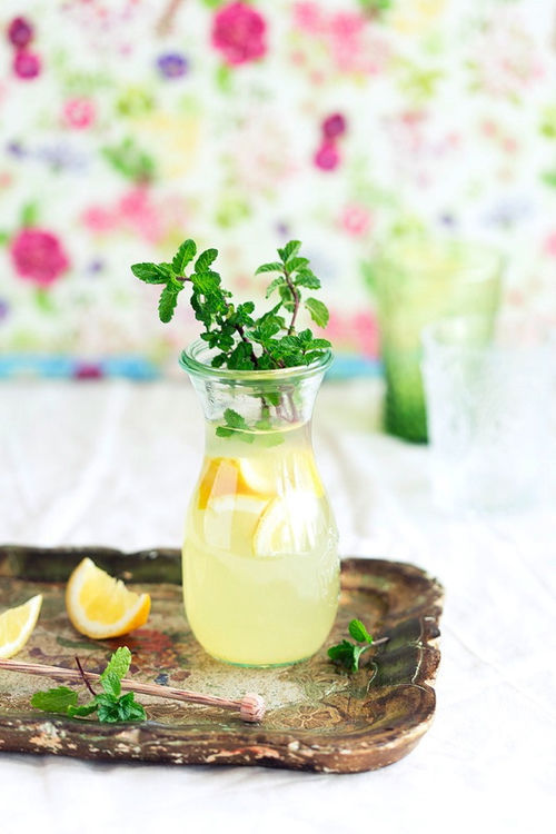 Fresh lemonade