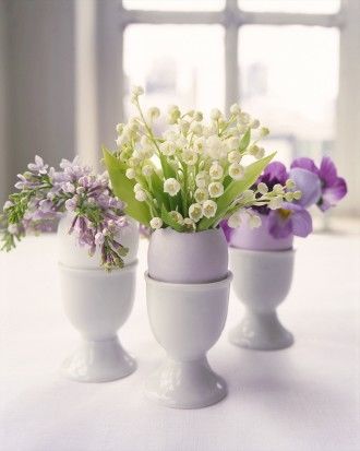 Flower arrangements in eggshells