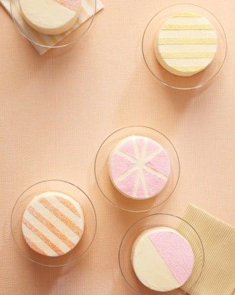 Stenciled sparkle cakes