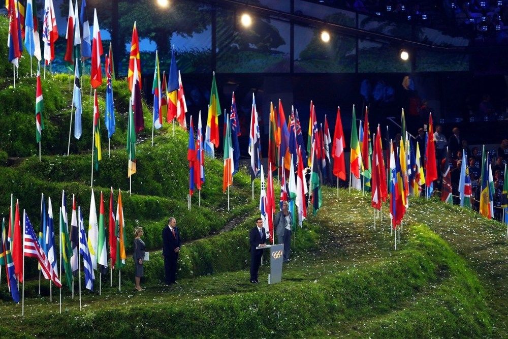 The Arrival of the World for the Olympics