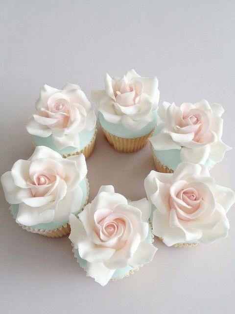 Pretty Rose Cupcakes