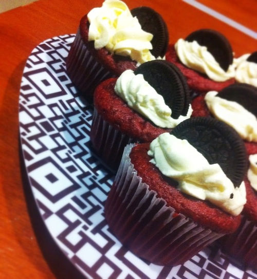Oreo red velvet cupcakes Oreo red velvet cupcakes