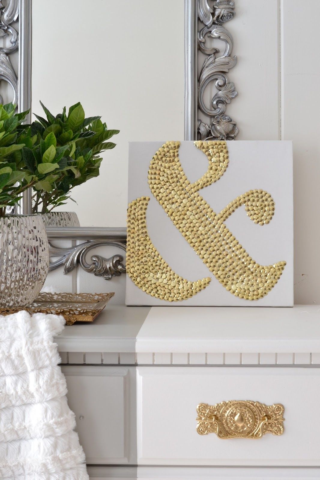 DIY Ampersand Art Using Thumbtacks DIY Ampersand Art Using Thumbtacks