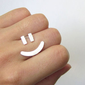 Happy face ring Happy face ring