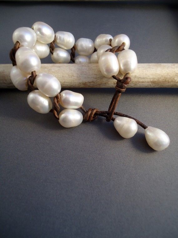 Leather pearls cuff Leather pearls cuff