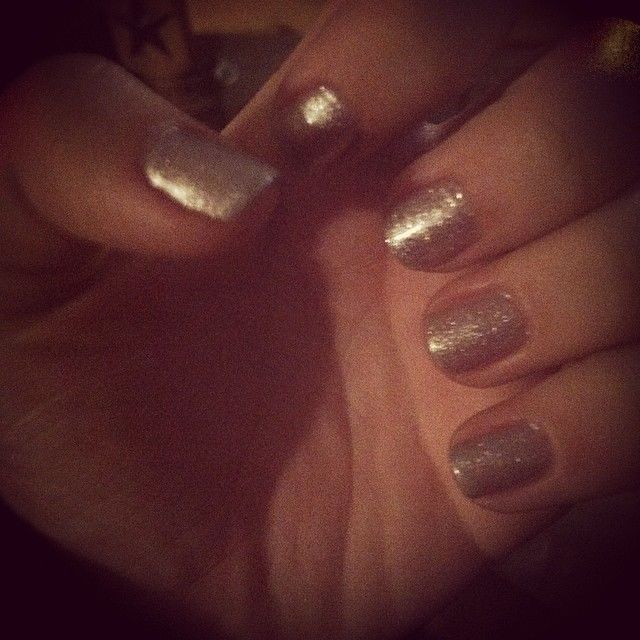 Silver glitter nails Silver glitter nails