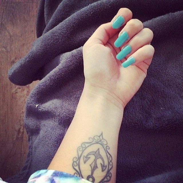 Perfect blue nail art Perfect blue nail art