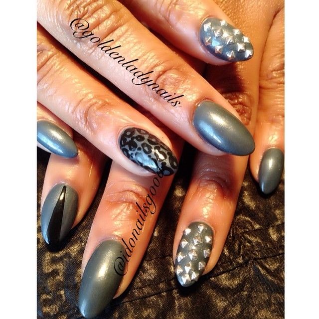 Stud manicure Stud manicure