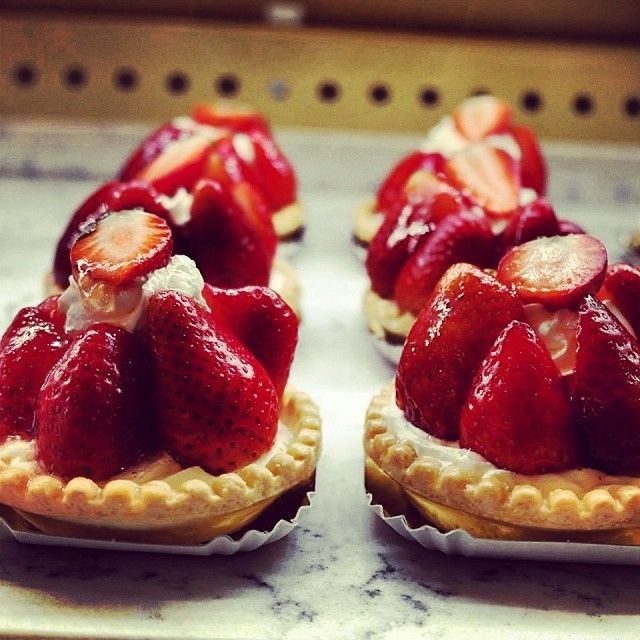 Strawberry pie tarts