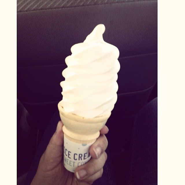 Vanilla ice cream swirl Vanilla ice cream swirl