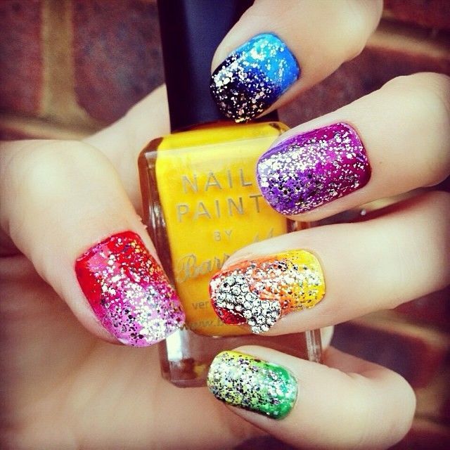 Colorful gradient nails