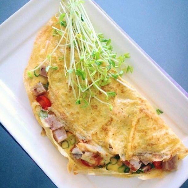 Roast turkey and cheese omelette