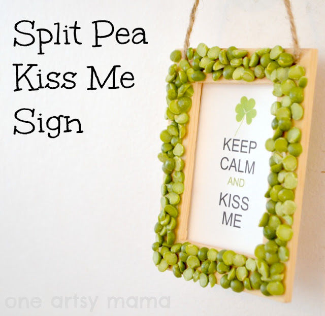 Split pea kiss me sign