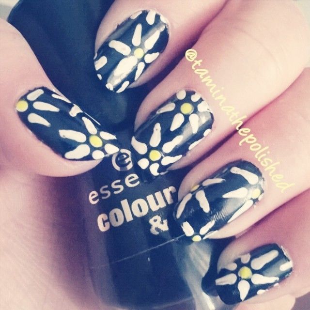 Daisy nails Daisy nails