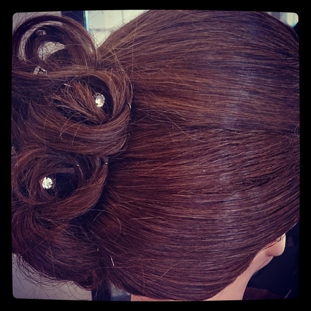 Wedding style pin up hair