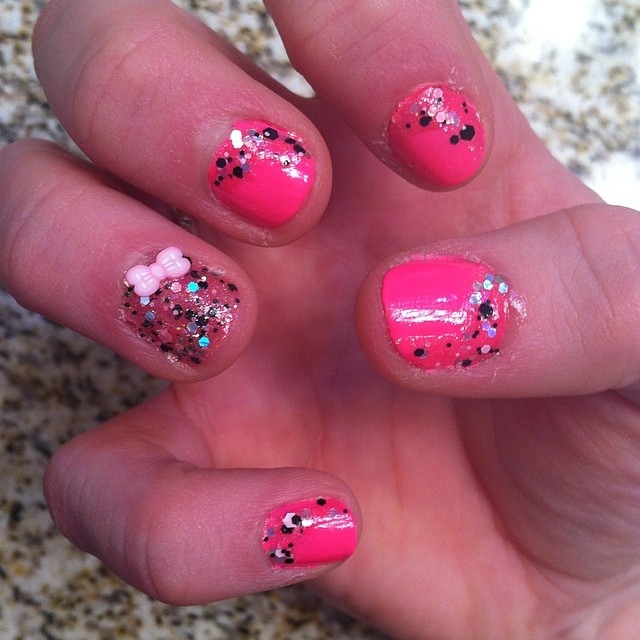 Pink glitter bow nails Pink glitter bow nails