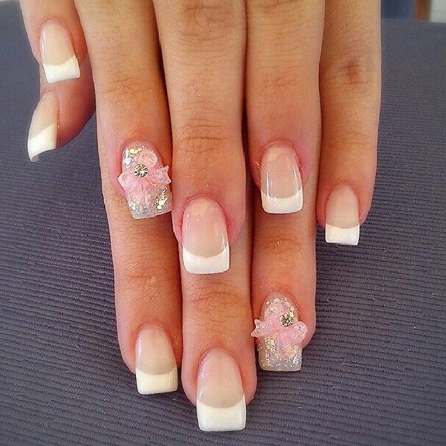 Bow manicure