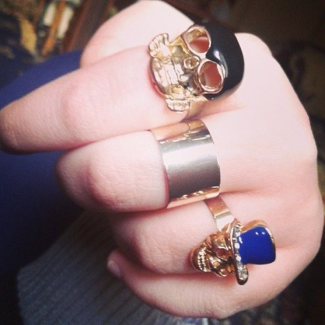 Gold skull rings