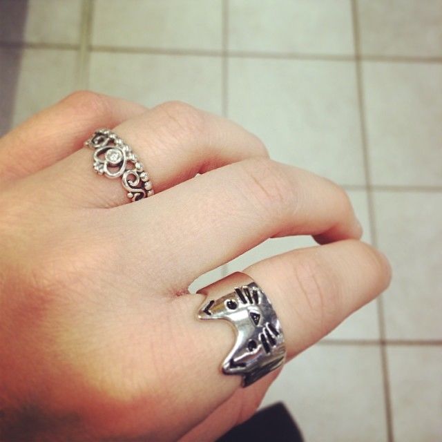 Cat and tiara ring Cat and tiara ring