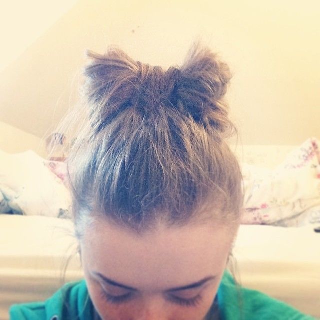 Messy bow Messy bow