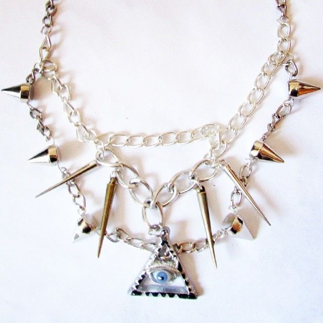 Triangle spike necklace