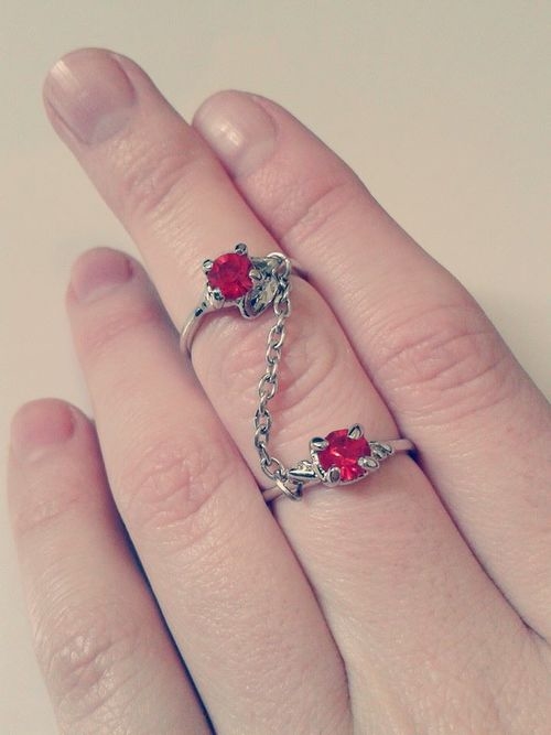 Rose red chain rings Rose red chain rings