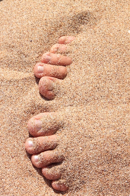 Sandy toes