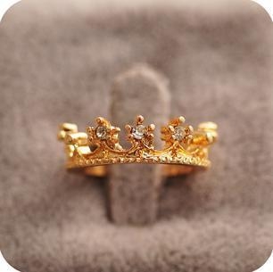 Pretty Crown Ring