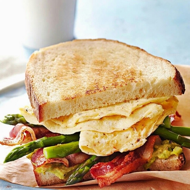 Avocado and asparagus egg sandwiches