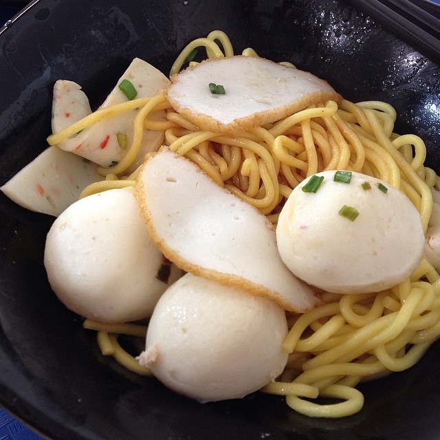 Fish balls noodle