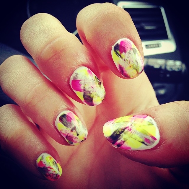 Brush stroke nails