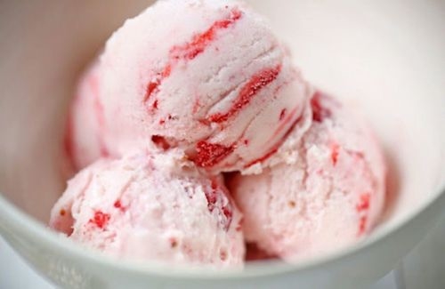 Strawberry ice cream Strawberry ice cream