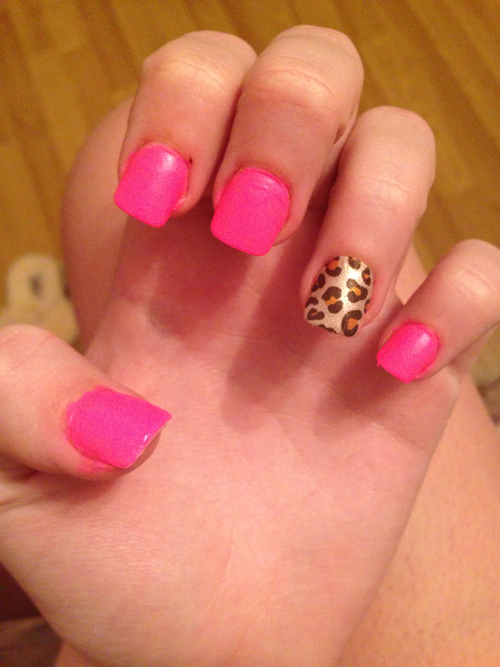 Pink leopard nails Pink leopard nails