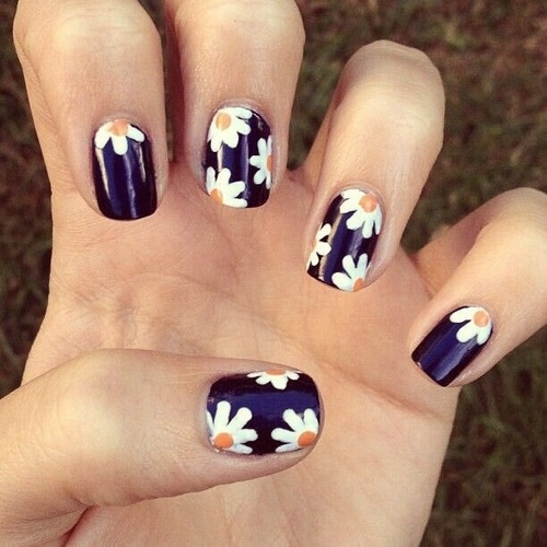 Daisy nails Daisy nails