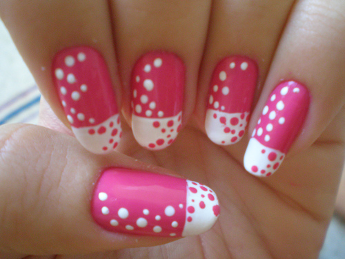 Pink and white dot nail design Pink and white dot nail design
