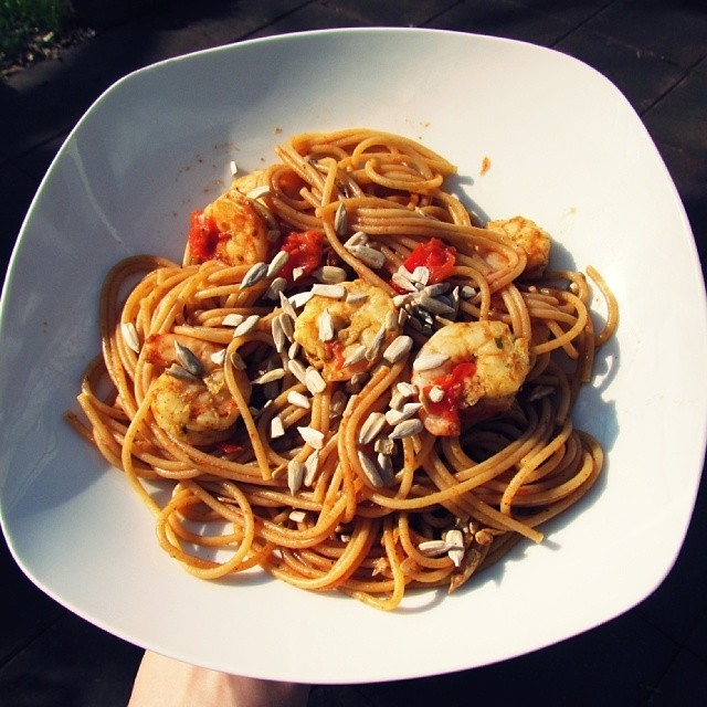 Whole grain spaghetti with king prawns