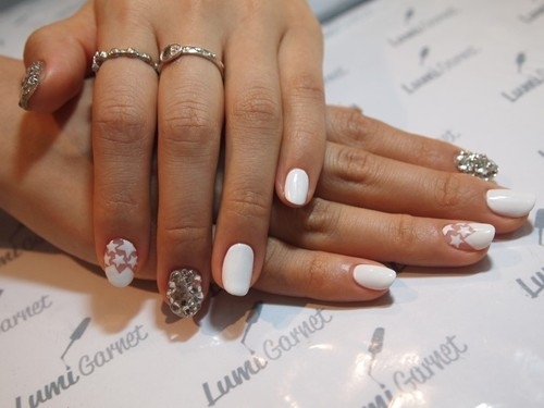 Studded white nials Studded white nials